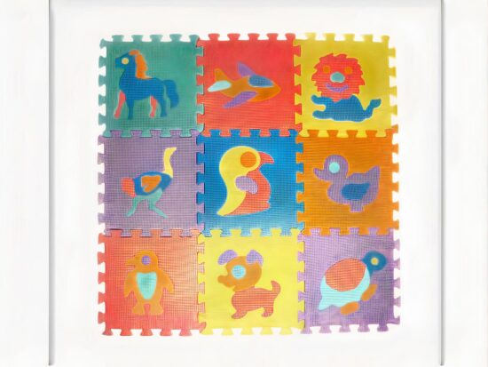 tapis puzzle multicolore illustré avec des animaux
