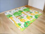 tapis en mousse pour enfant avec dessins d'animaux de la savane en jaune et vert
