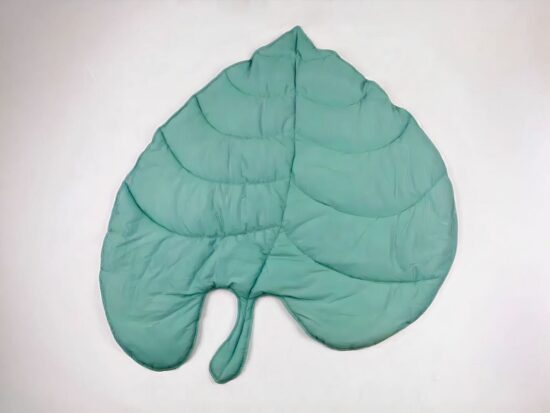 Tapis de sol en forme de feuilles pour bébé. Bonne qualité et à la mode, très confortable