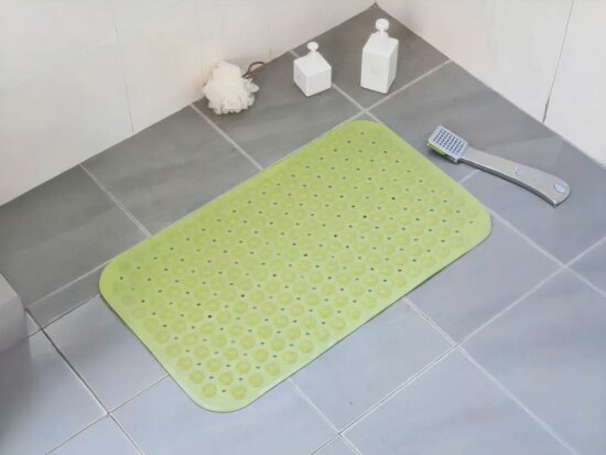 Tapis imperméable pour le bain en PVC. Bonne qualité et très tendance pour une chambre, couleur verte