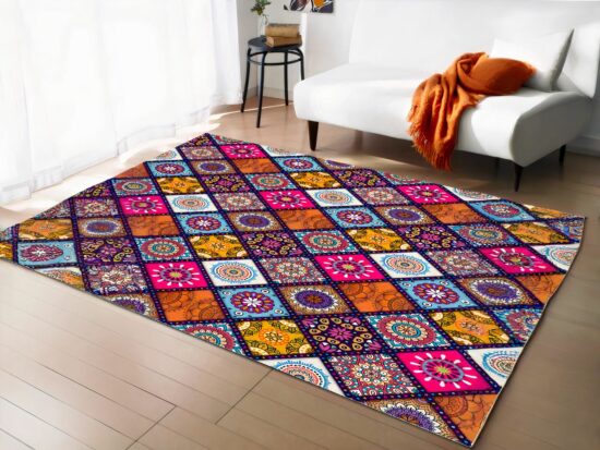 tapis avec motif floral devant un canapé blanc