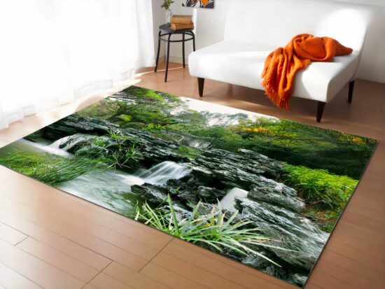 Tapis bambou chute d'eau dans un sallon devant un canapé blanc