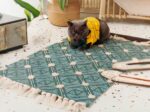 Tapis bohème en coton avec un chat gris