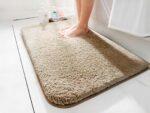 Tapis de bain extra moelleux. Bonne qualité et très tendance pour une chambre