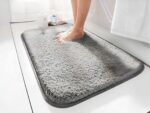 Tapis de bain extra moelleux. Bonne qualité, confortable et très pratique dans une maison