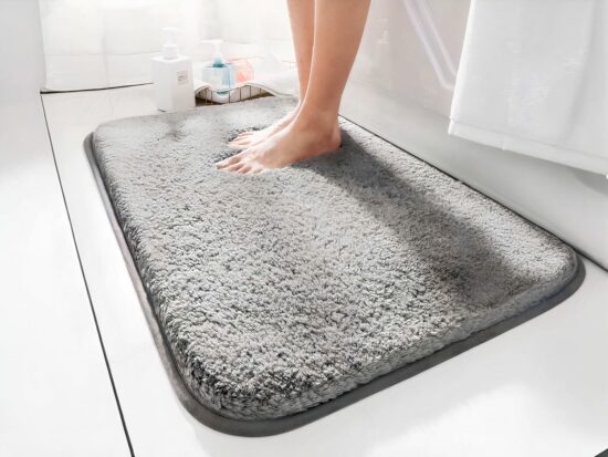 Tapis de bain extra moelleux. Bonne qualité, confortable et très pratique dans une maison