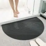 Tapis de douche à séchage rapide. Bonne qualité, très pratique dans une maison