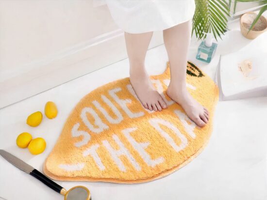 Tapis de plage étanche et portable, couverture de plage et pique-nique. Bonne qualité et à la mode dans une maison