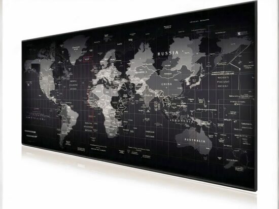 Tapis noir de bureau illustré map monde