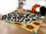 Tapis leopard avec fleurs dans un sallon avec un canapé blanc