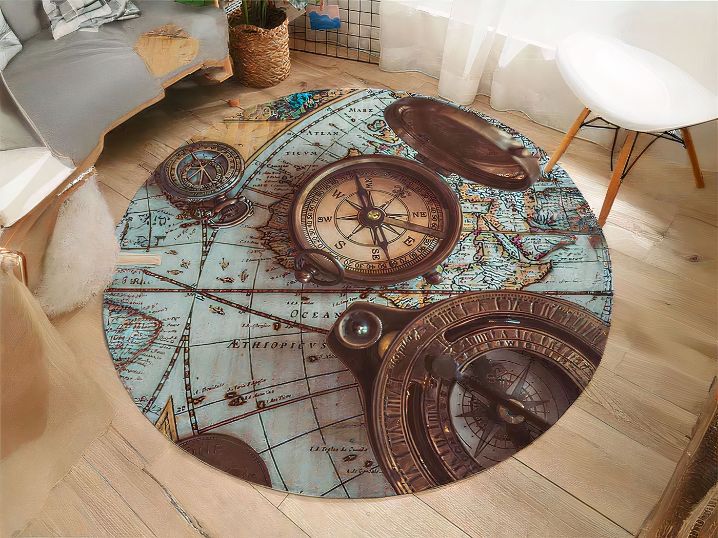 6232-Oavr4B.jpg Tapis mappemonde boussole dans un sallon a coté d'une chaise blanche