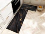 Tapis marbre noir doré luxueux dans une cuisine