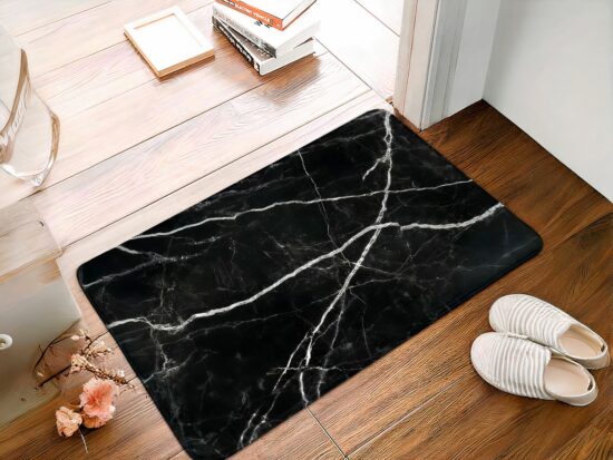 Tapis marbre noir et blanc dans une entrée