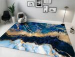 Tapis marbre tons bleus avec chaise blanche dans un sallon