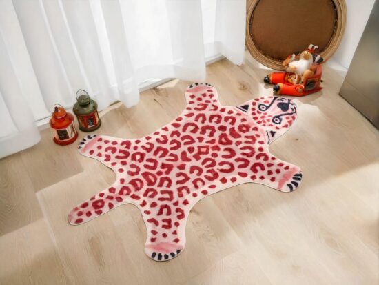 Tapis rose imitation léopard