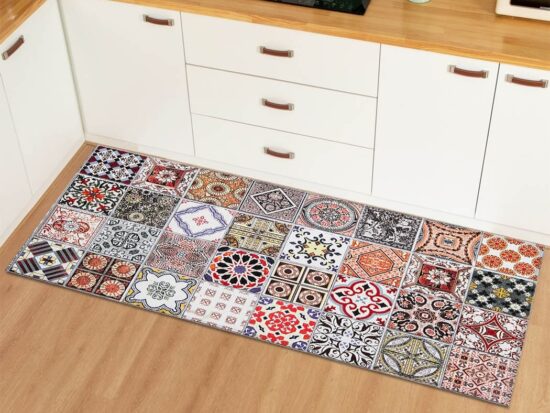 Tapis antidérapant en vinyle pour la cuisine. Bonne qualité et très tendance