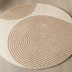 Tapis japonais inspiration Japandi zen aux formes concentrique de couleur beige et marron, de forme ronde