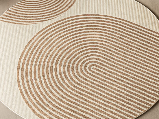 Tapis japonais inspiration Japandi zen aux formes concentrique de couleur beige et marron, de forme ronde