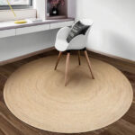 Tapis de chambre Japandi naturel tressé de couleur beige et de forme circulaire