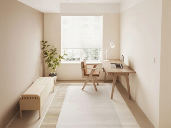 Tapis japonais inspiration Japandi aux lignes épurées et géométriques dans une pièce de vie minimaliste